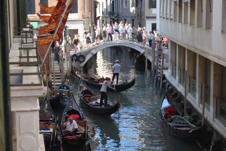 Gondoliers Venise