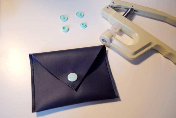 DIY - Porte Carte Simili Cuir Pression Kam - 06