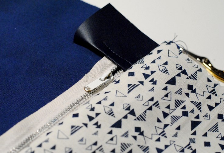 DIY - Couture Pochette Bleue Zippée 03