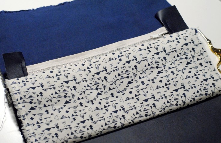 DIY - Couture Pochette Bleue Zippée 04