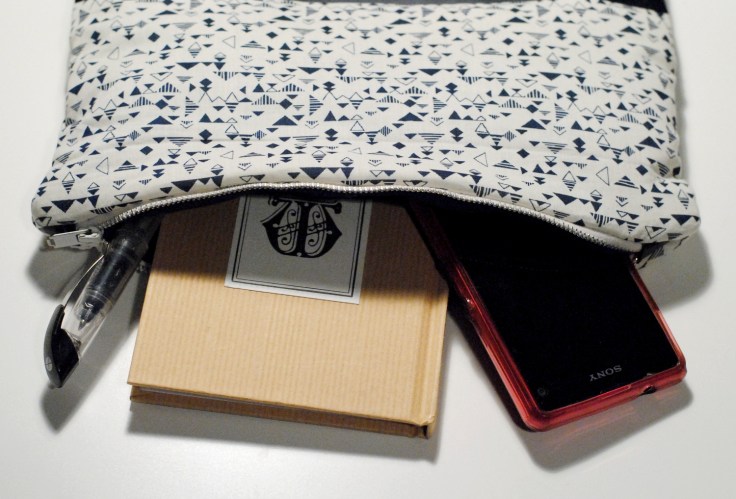 DIY - Couture Pochette Bleue Zippée 08