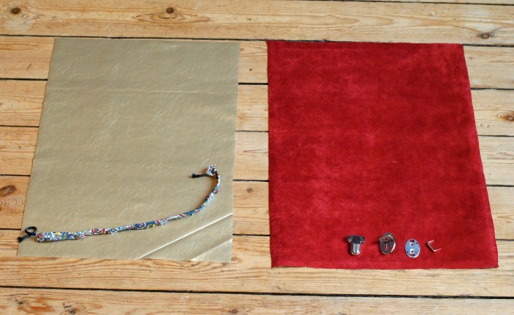 DIY Pochette Cartable Suedine - 01