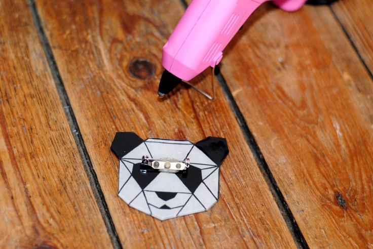 broche-plastique-dingue-05