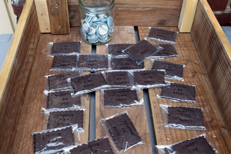 Anniversaire 1 an Lola Petit biscuit Francais 01