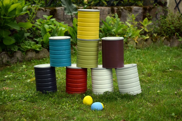 Organiser anniversaire 2 ans - chamboule tout diy boites de lait