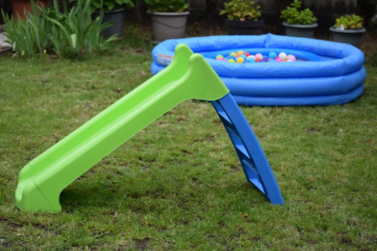 Organiser anniversaire 2 ans - toboggan piscine a balles